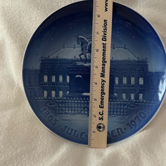 Bing & Grondahl 1895-1970 Amalienborg The Royal Palace 9" Plate Denmark - Picture 4 of 4